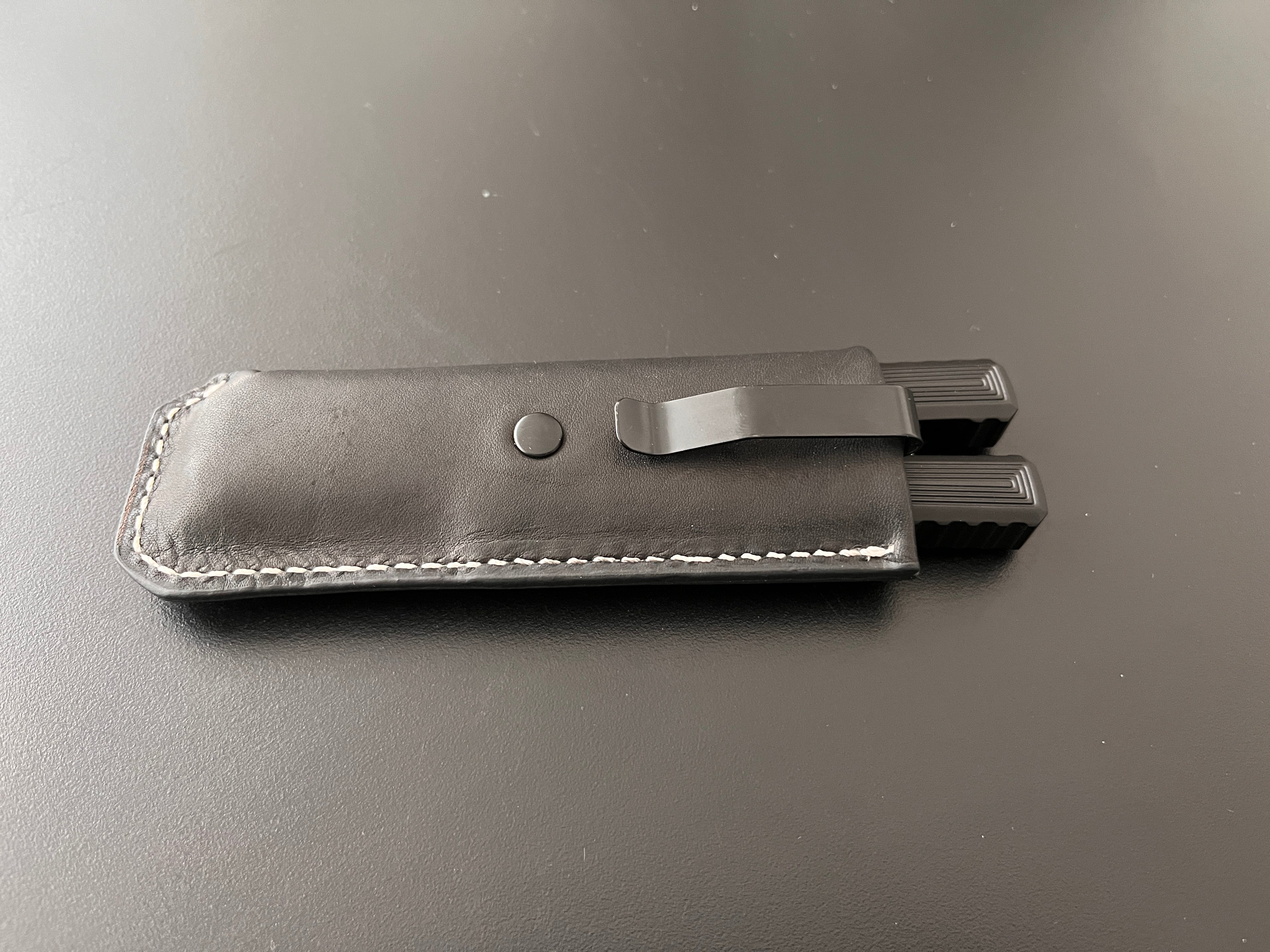 Leather balisong sheath